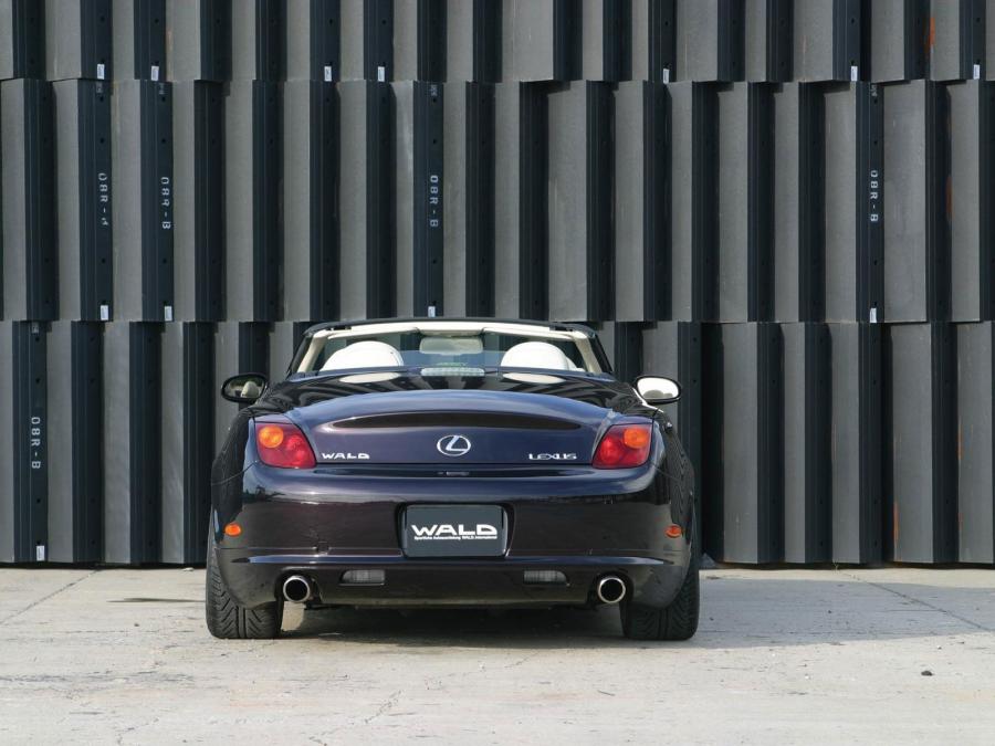  Lexus SC430 by Wald 2005 года  (фото 7 из 10)